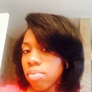 Meet your Posher, Teneisha